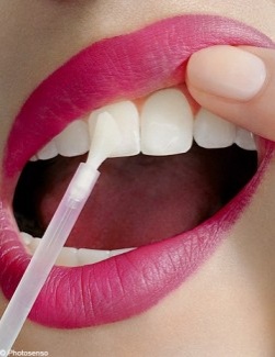 ca-fait-debat-le-blanchiment-sur-rendez-vous-chez-le-dentiste_image_dossier_portrait