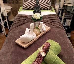 institut_perle_noire_massage_ayurvedique_tampons_chauds_2_1