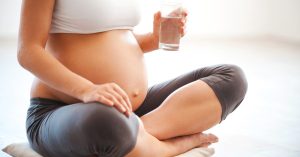 femme-enceinte-hydratation