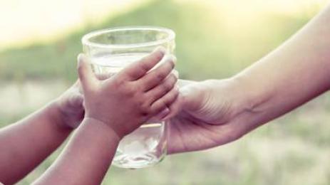 hydratation-eau-enfant-credoc