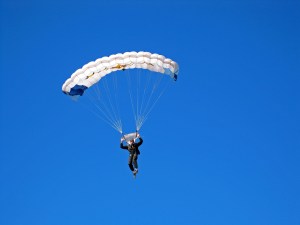 parachutist-2479220_1920