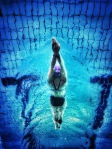 underwater-photography-of-swimmer-711187